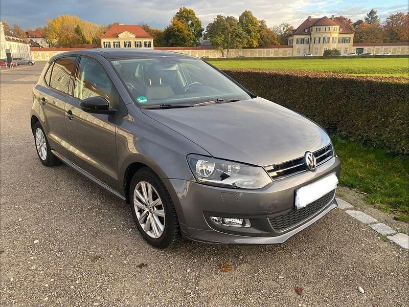 Grau Gebraucht 2011 VW Polo Style Limousine | 6.200 € (Fairer Preis) - Bild 1/4