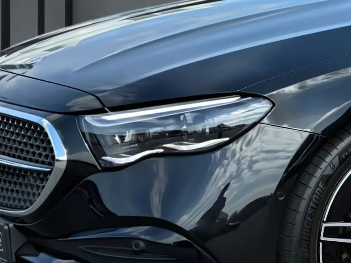 Gebraucht Mercedes E300 AMG 197 PS (144 kW) 2025 Metalliclack obsidianschwarz Kombi