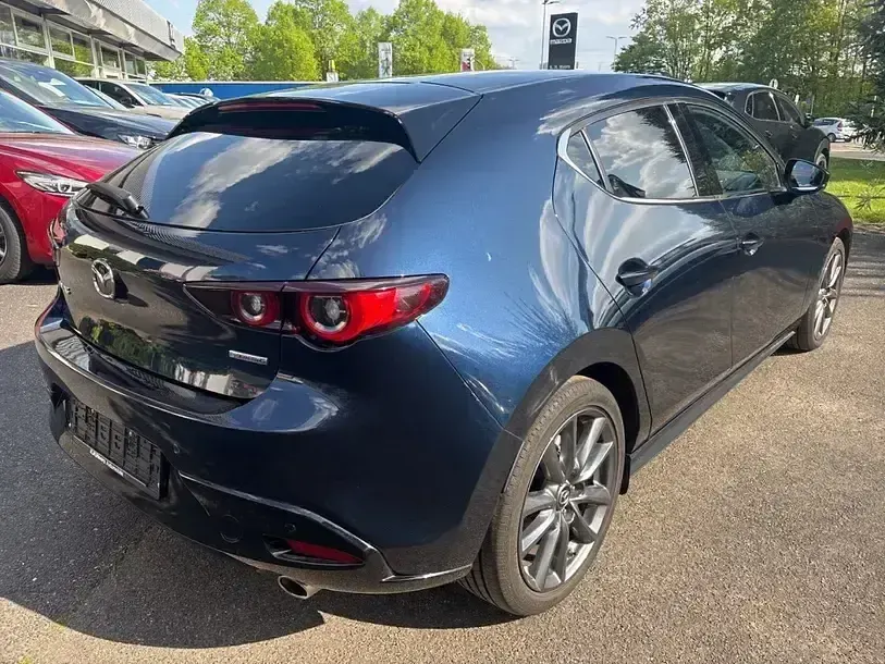 Gebraucht Mazda 3 Selection 122 PS (89 kW) 2022 Deep crystal blue Limousine