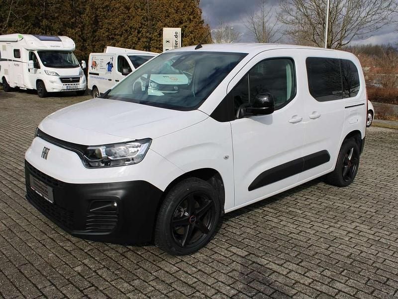 Gebraucht Fiat Doblò 102 PS (75 kW) 2023 Weiß Van / Kleinbus
