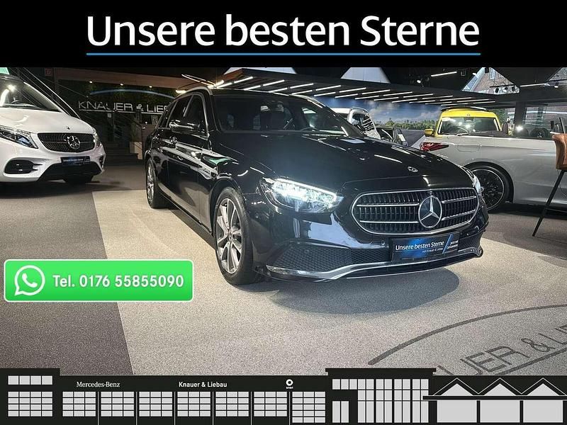 Lack obsidianschwarz Gebraucht 2022 Mercedes E200 Avantgarde Kombi | 34.660 € (Fairer Preis) - Bild 1/4