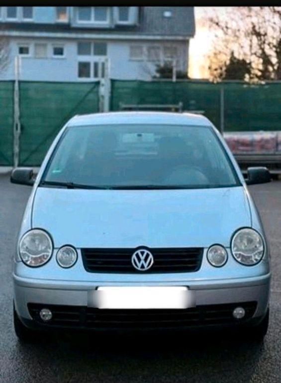 Gebraucht VW Polo Basis 75 PS (55 kW) 2003 Silber Limousine