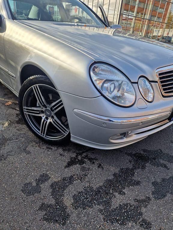 Silber Gebraucht 2005 Mercedes E280 Elegance Limousine | 3.499 € (Fairer Preis) - Bild 1/4