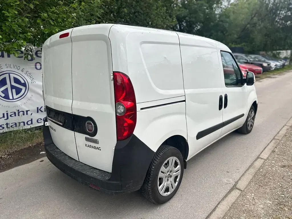 Gebraucht Fiat Doblò 101 PS (74 kW) 2022 Weiß Van / Kleinbus