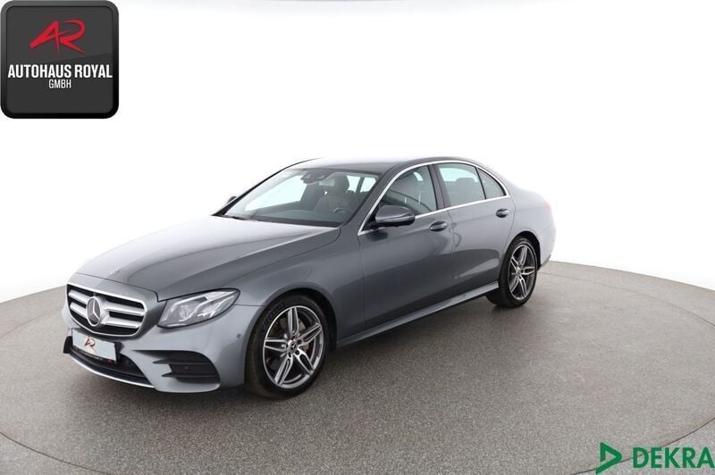 Grau Gebraucht 2018 Mercedes E220 AMG Limousine | 31.880 € (Fairer Preis) - Bild 1/4