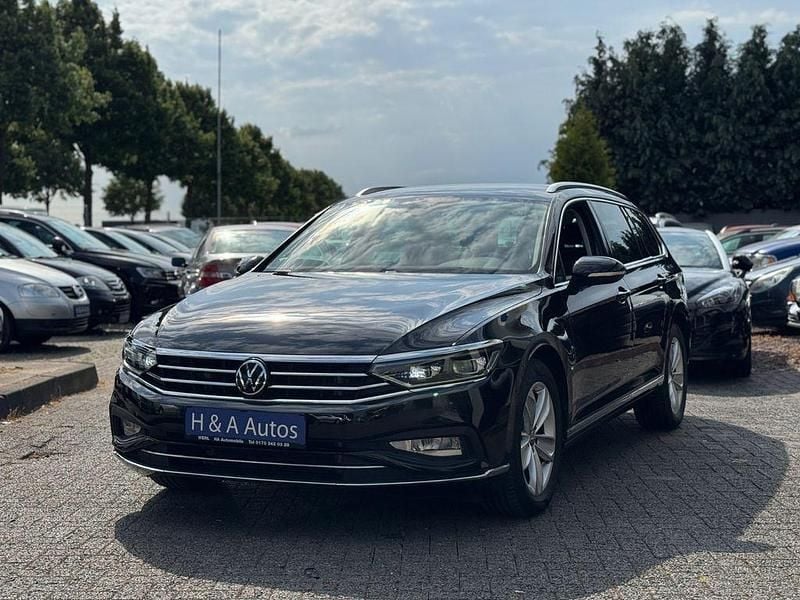 Schwarz Gebraucht 2020 VW Passat Elegance Kombi | 18.900 € (Fairer Preis) - Bild 1/4
