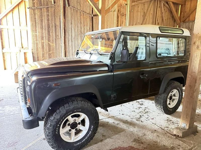 Gebraucht Land Rover Defender 122 PS (89 kW) 2007 Grün Kombi