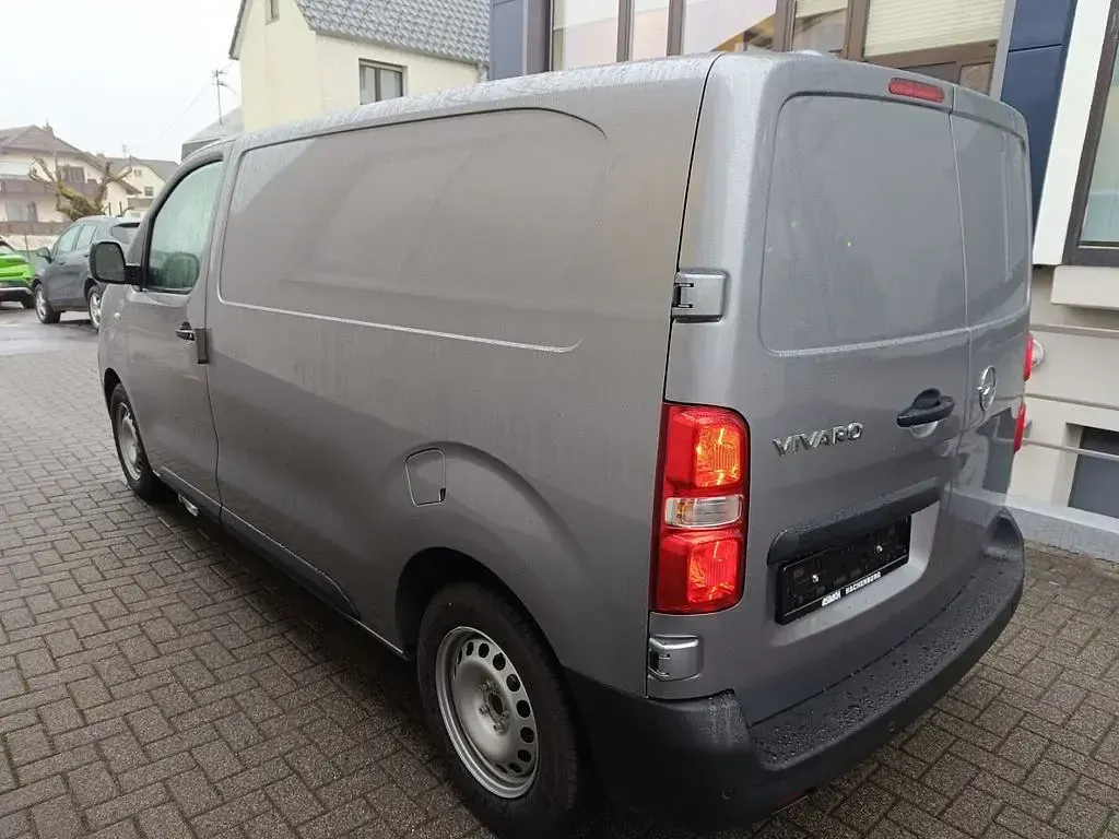 Neu Opel Vivaro-e Combi 120 PS (88 kW) 2025 Grau Van / Kleinbus