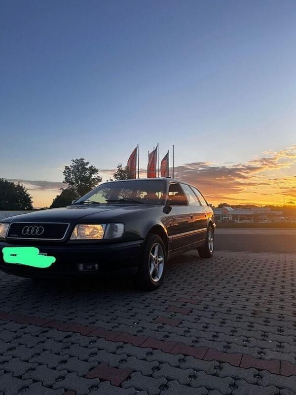 Grün Gebraucht 1992 Audi 100 Kombi | 3.850 € - Bild 1/4