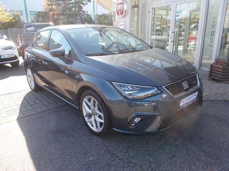 Magnetic grau Gebraucht 2021 Seat Ibiza Beats Limousine | 19.980 € (Teuer) - Bild 1/4