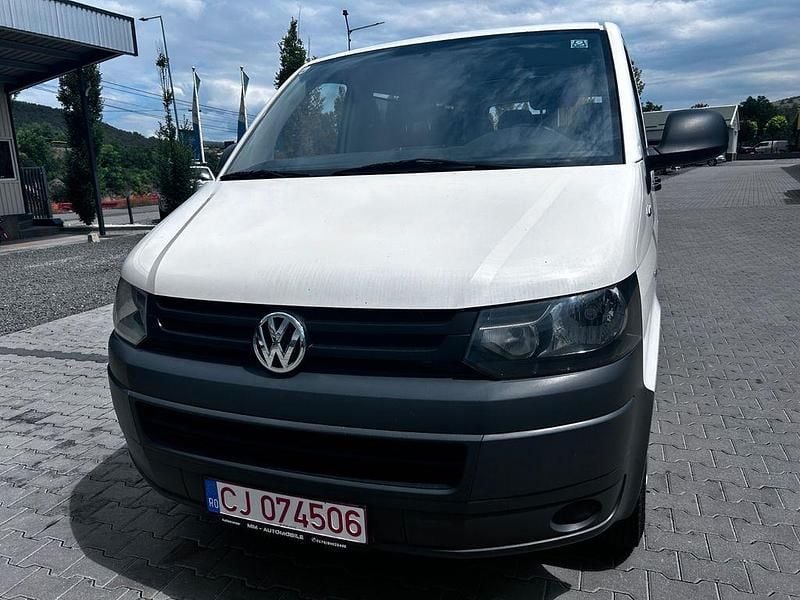 Weiß Gebraucht 2011 VW Caravelle Van / Kleinbus | 12.980 € (Fairer Preis) - Bild 1/4