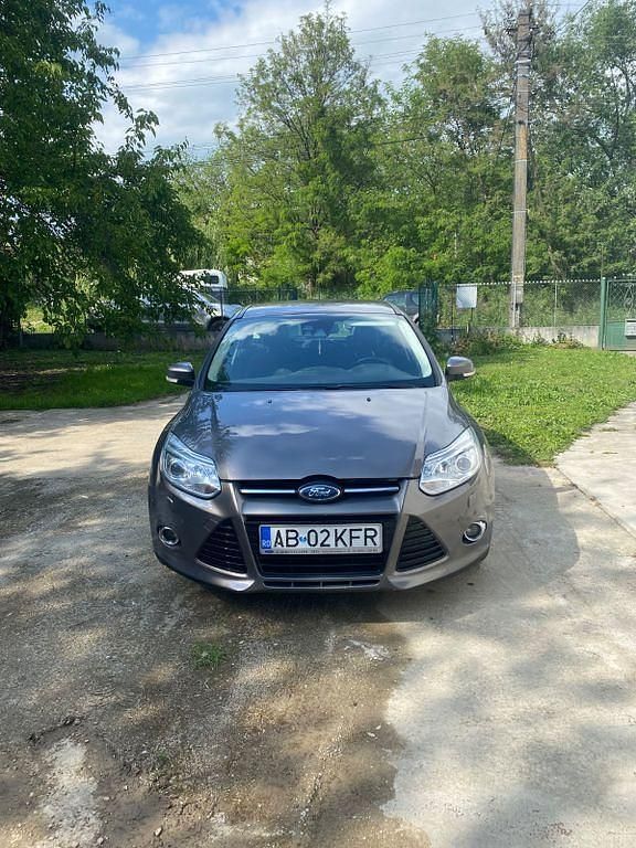 Gebraucht Ford Focus Trend 140 PS (102 kW) 2011 Beige Limousine