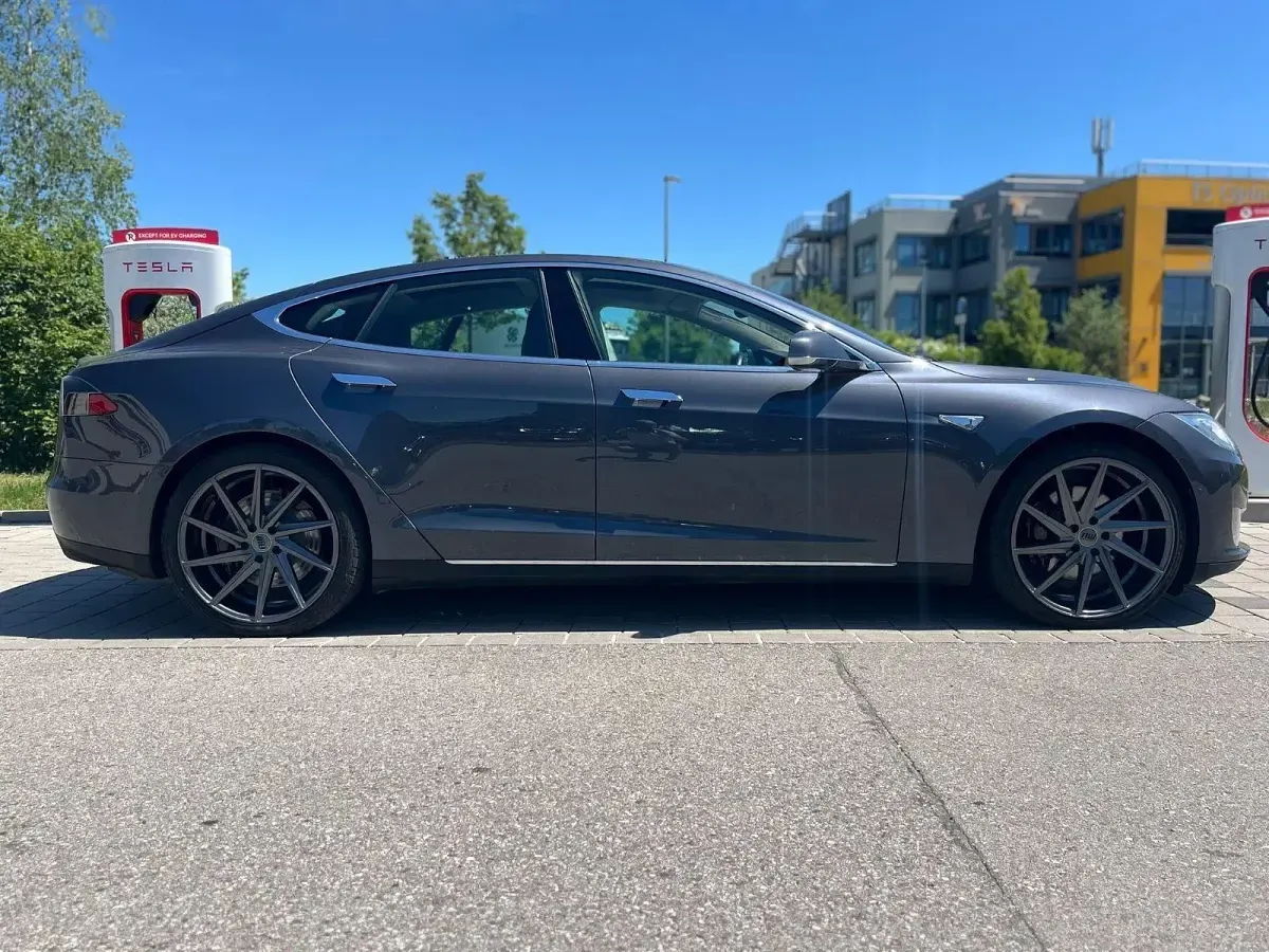 Gebraucht Tesla Model S 269 kW (367 PS) 2015 Grau Kleinwagen