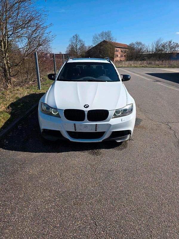 Gebraucht BMW 325 Performance 217 PS (159 kW) 2009 Weiß Kombi