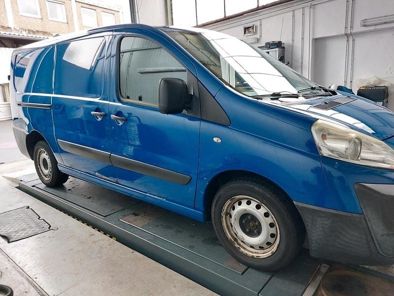 Blau Gebraucht 2010 Citroën Jumpy Van | 5.250 € (Guter Preis) - Bild 1/4