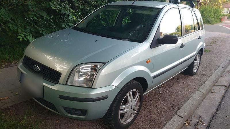 Silber Gebraucht 2004 Ford Fusion Kombi | 1.790 € (Guter Preis) - Bild 1/4