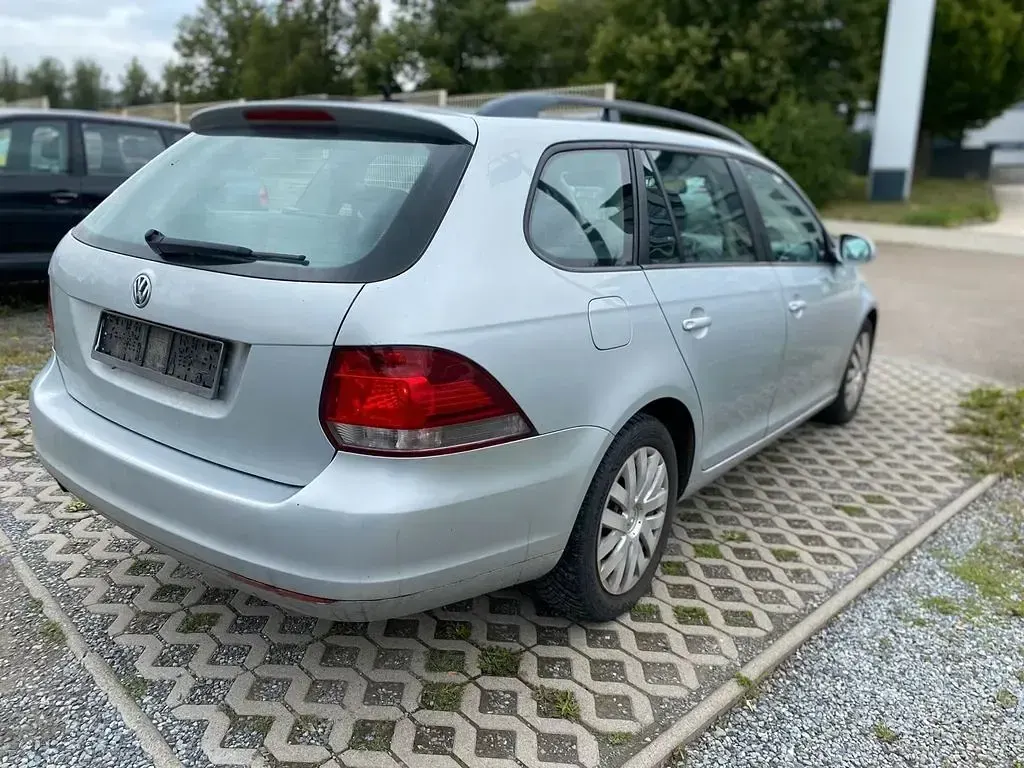 Gebraucht VW Golf VI Trendline 105 PS (77 kW) 2011 Silber Kombi