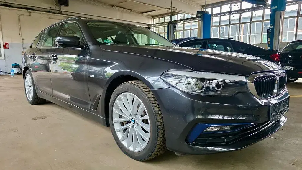 Gebraucht BMW 530 Sport Line 252 PS (185 kW) 2017 Grau Kombi