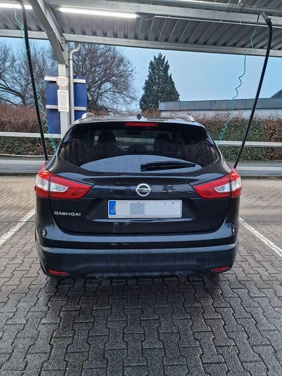 Gebraucht Nissan Qashqai N-Connecta 163 PS (119 kW) 2016 Schwarz SUV