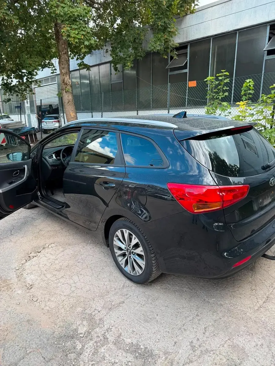 Gebraucht Kia Ceed 120 PS (88 kW) 2018 Blau Kleinwagen