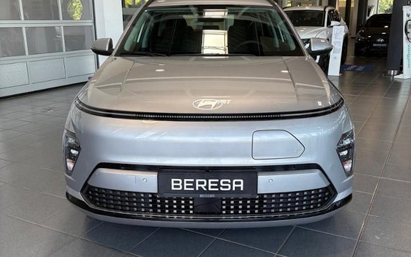 Neu Hyundai Kona 114 kW (156 PS) 2025 Shimmering silver / met SUV