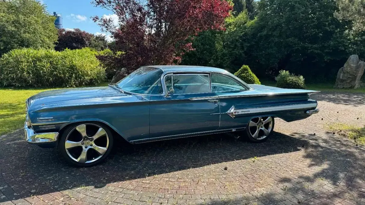 Used Chevrolet Impala 190 HP (139 kW) 1960 Blue Sedan