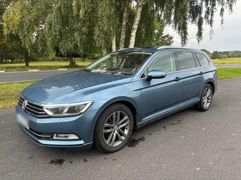 Blau Gebraucht 2015 VW Passat Comfortline Kombi | 8.500 € (Guter Preis) - Bild 1/4