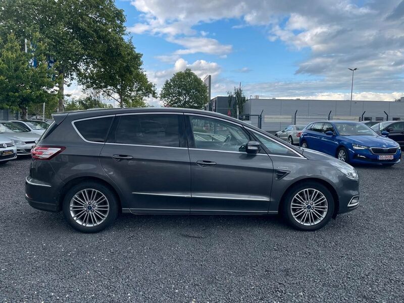 Magneticgrau (metallic) Gebraucht 2017 Ford S-MAX Vignale Van / Kleinbus | 23.900 € (Fairer Preis) - Bild 1/4