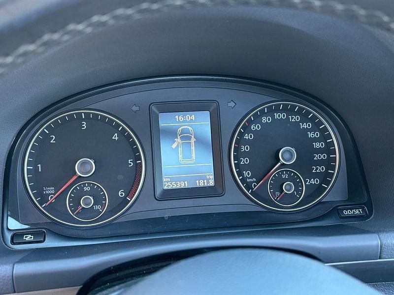 Gebraucht VW Touran 140 PS (102 kW) 2012 Silber Van / Kleinbus