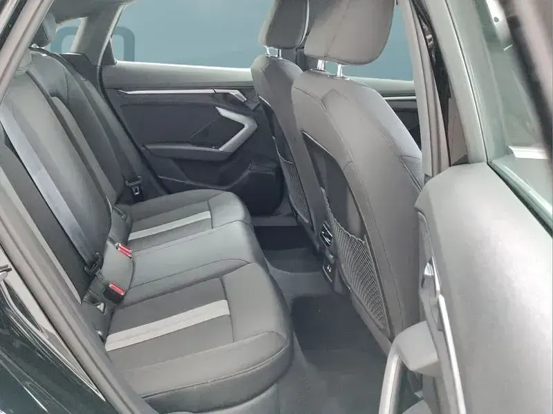 Używany Audi A3 150 KM (110 kW) 2025 Czarny Sedan/Limuzyna