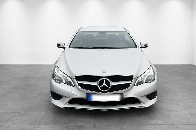 Gebraucht Mercedes E220 170 PS (125 kW) 2014 Silber Coupé