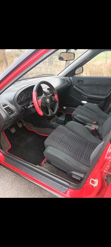 Gebraucht Mazda 323F 128 PS (94 kW) 1991 Rot Coupé