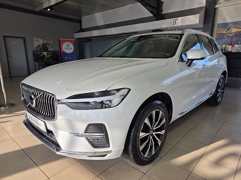 Weiß Gebraucht 2022 Volvo XC60 Plus SUV | 27.850 € (Guter Preis) - Bild 1/4