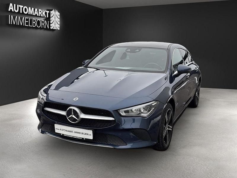 Gebraucht Mercedes CLA250e 218 PS (160 kW) 2022 Blau Coupé
