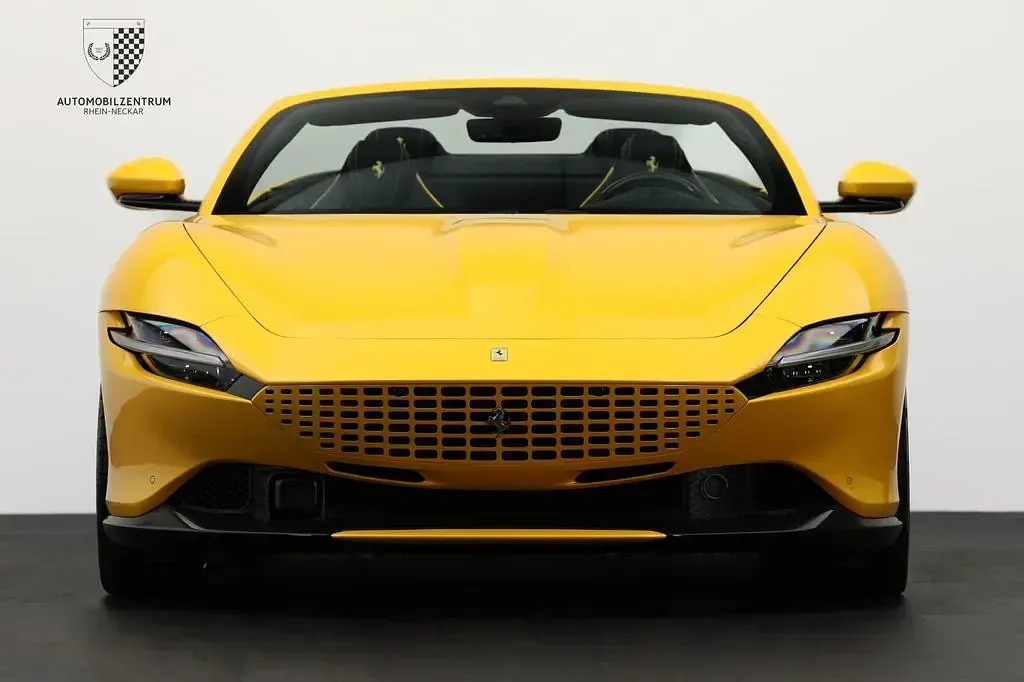 Nouă Ferrari Roma 620 CP (456 kW) 2025 Galben Cabrio