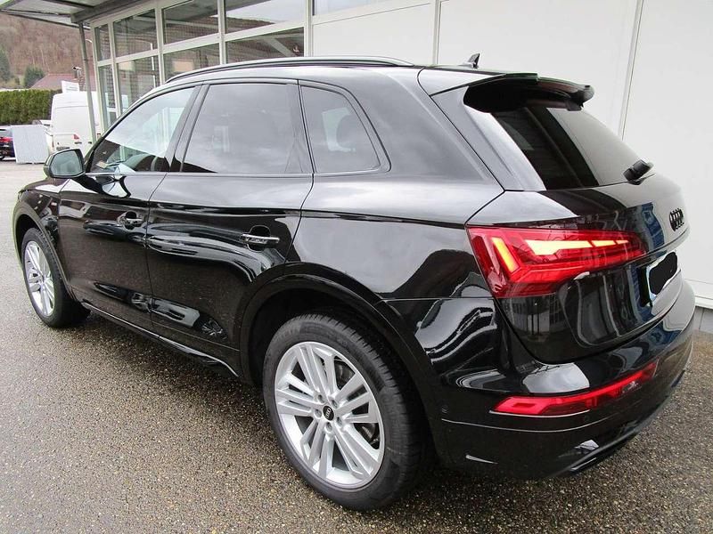 Mythosschwarz metallic Gebraucht 2022 Audi Q5 S-Line SUV | 45.850 € - Bild 1/4