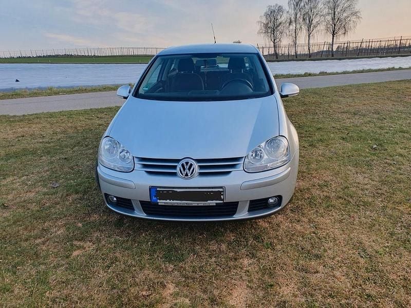 Second-hand VW Golf V 80 CP (58 kW) 2007 Argintiu Berlinǎ
