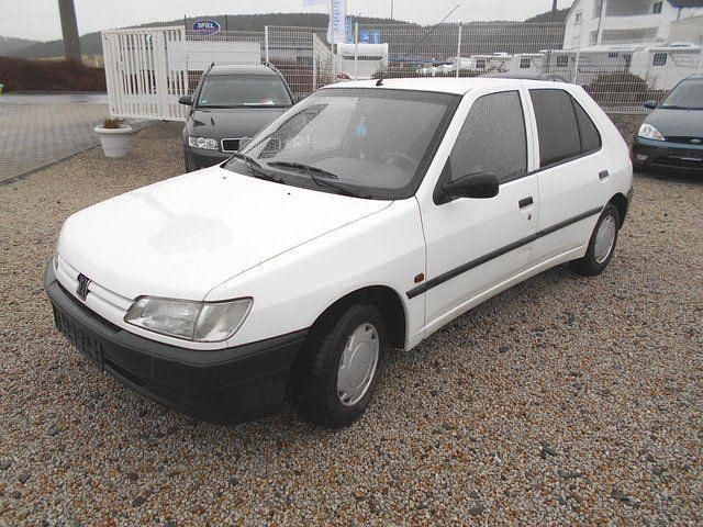 Gebraucht Peugeot 306 75 PS (55 kW) 1995 Weiß Limousine
