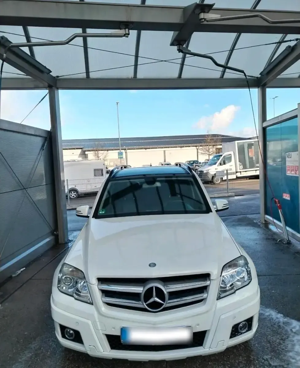 Gebraucht Mercedes CLK320 224 PS (164 kW) 2009 Weiß Van / Kleinbus