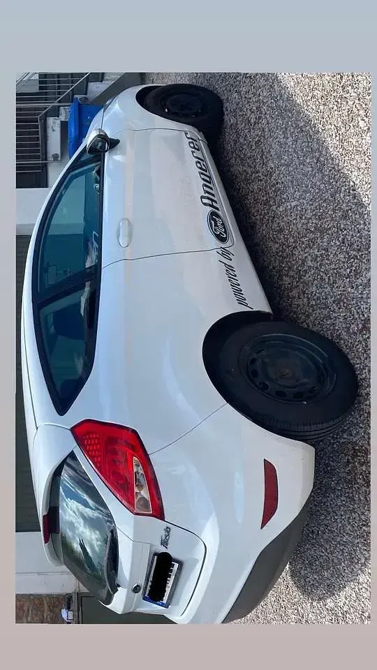 Gebraucht Ford Fiesta Champions Edition 82 PS (60 kW) 2012 Weiß Kleinwagen