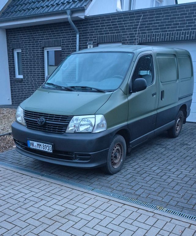Grün Gebraucht 2008 Toyota HiAce Van / Kleinbus | 4.100 € - Bild 1/4