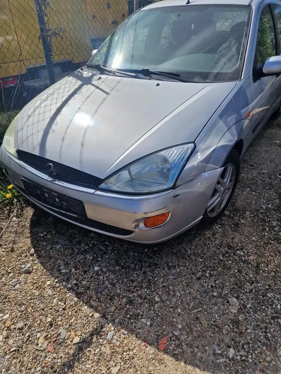 Second-hand Ford Focus 80 CP (58 kW) 2000 Gri Berlinǎ