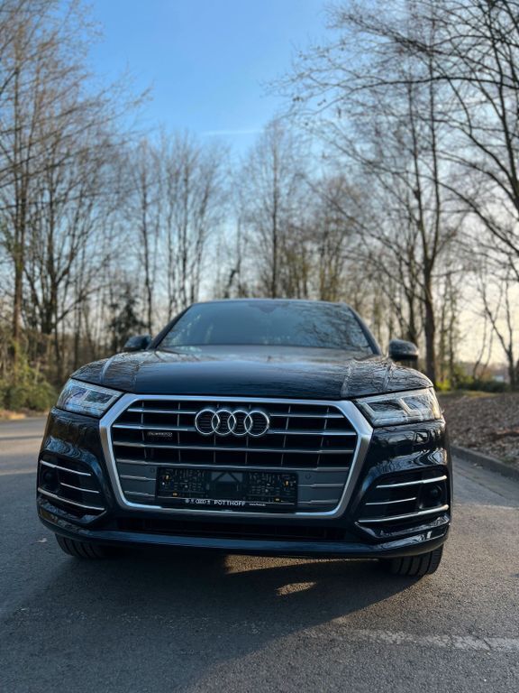 Blau Gebraucht 2019 Audi Q5 Ambiente SUV | 24.400 € (Superpreis) - Bild 1/4