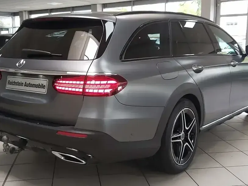 Gebraucht Mercedes E400 330 PS (242 kW) 2022 Grau Kombi