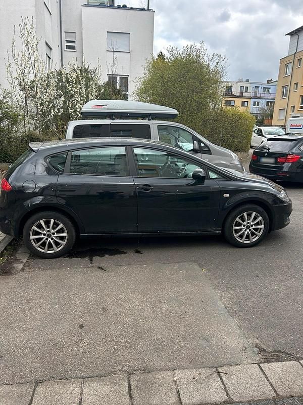 Gebraucht Seat Leon 105 PS (77 kW) 2011 Schwarz Kleinwagen