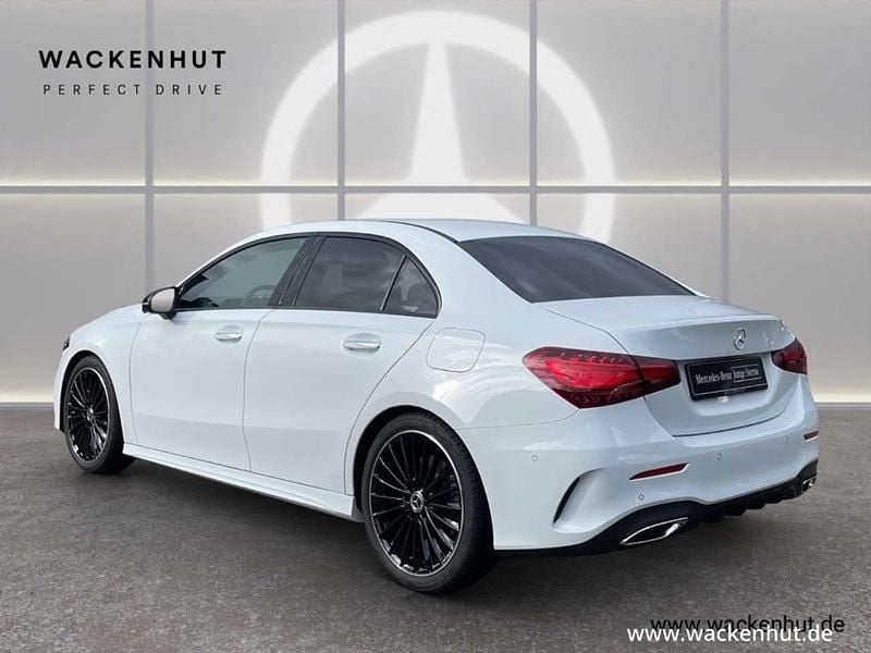 Gebraucht Mercedes A250 AMG 305 PS (224 kW) 2023 Weiss Limousine