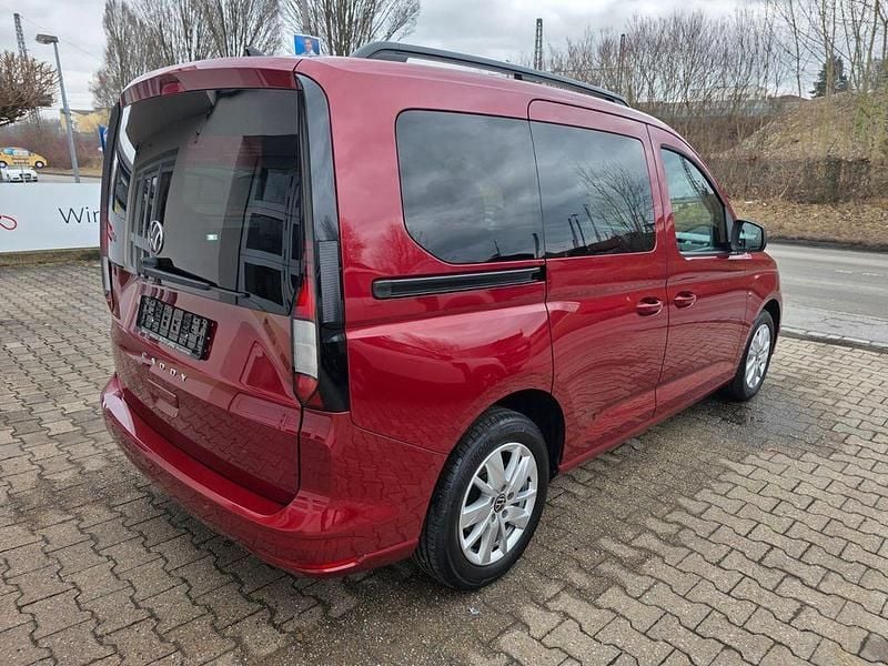 Gebraucht VW Caddy Life 102 PS (75 kW) 2022 Rot Van / Kleinbus