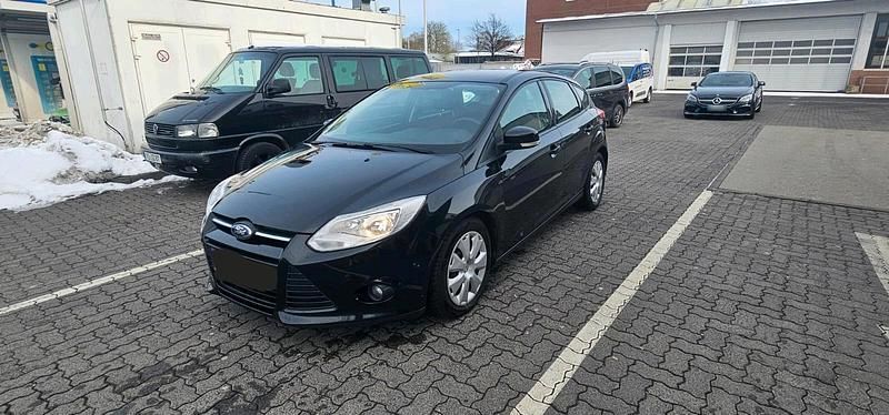 Gebraucht Ford Focus 140 PS (102 kW) 2012 Schwarz Limousine