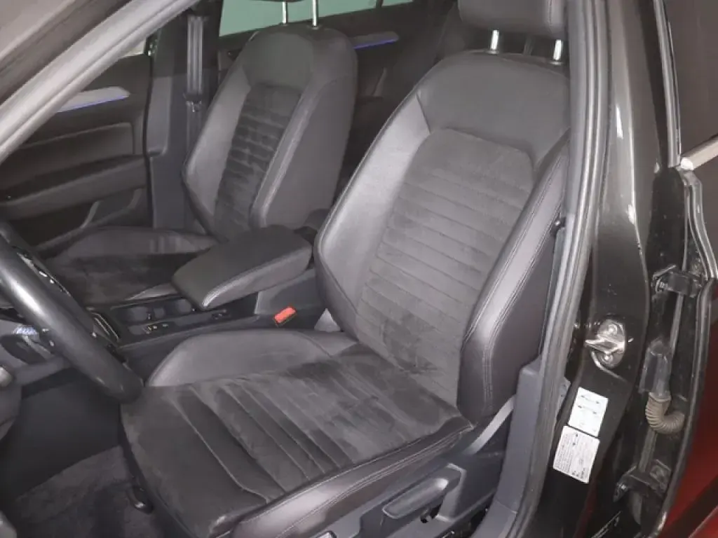 Gebraucht VW Passat 218 PS (160 kW) 2017 Mangangrau metallic (metallic) Kombi