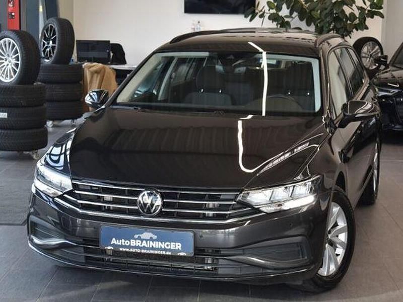 Grau Gebraucht 2023 VW Passat Kombi | 22.980 € (Guter Preis) - Bild 1/4